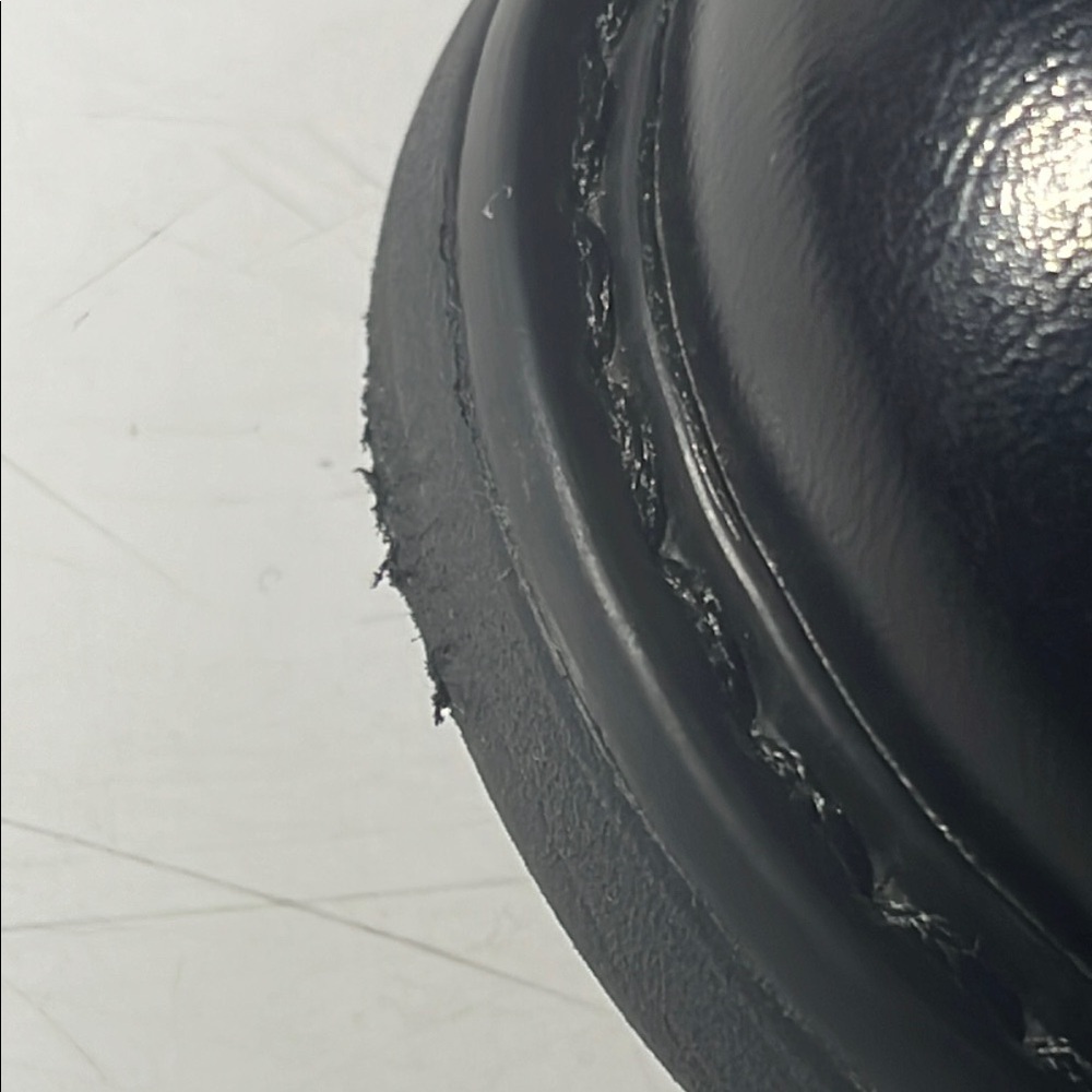 Ecco Black Leather Loafers Classic Slip-Ons - Picture 8 of 8